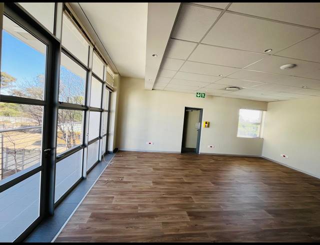 183M² OFFICE FOR SALE IN BROADACRES